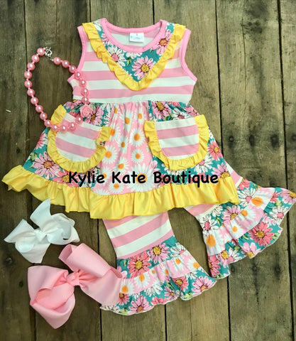 “Pocket Full of Sunshine” Daisy Capri Outfit